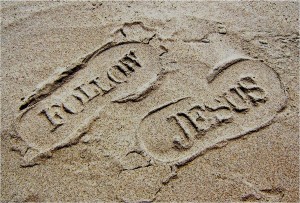 jesus12-follow-jesus_footsteps_beach